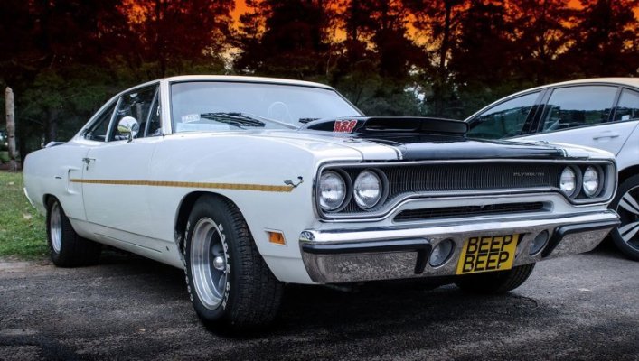 '70 Plymouth 528ci Hemi Road Runner (64).jpg