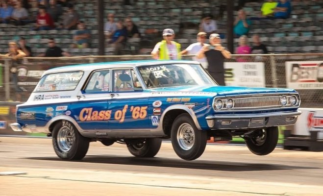 '65 Dodge Coronet wagon.jpg
