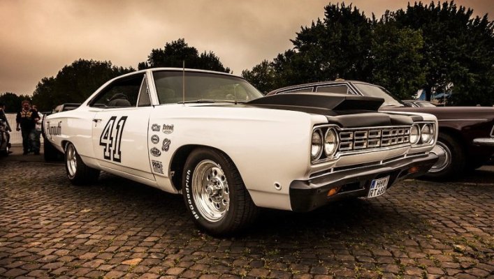 '68 Plymouth Satellite modified (49).jpg