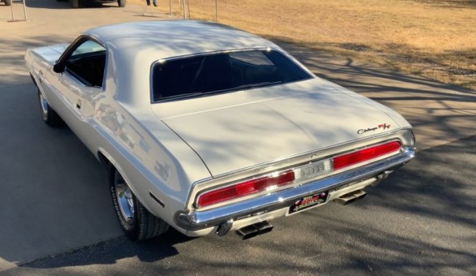 this-1970-dodge-challenger-r-t-is-a-rare-six-pack-gem-with-one-tiny-secret_9.jpg