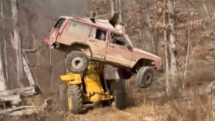 Stuck-Jeep-Hero-1.jpg