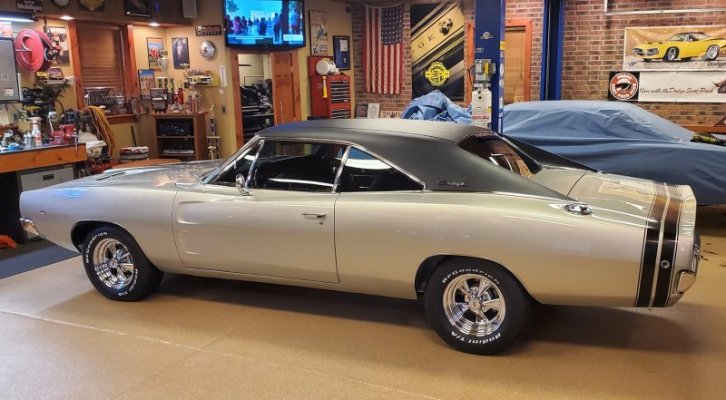 Dodge '68 Charger (42).jpg