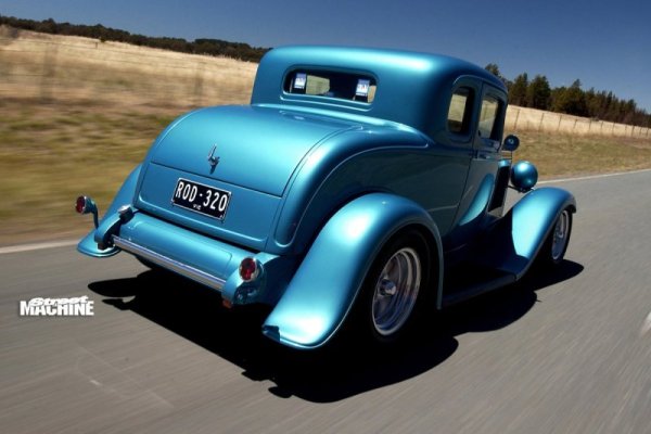 ron-barclay-1932-ford-coupe-rear-scaled.jpg