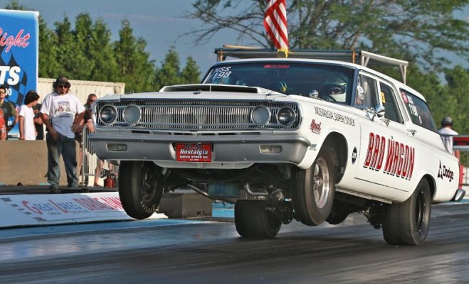 '65 Dodge Coronet wagon of Dave Rehberger from Marengo, IL.jpg