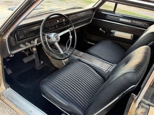 survivor-with-a-twist-1967-dodge-coronet-r-t-has-original-paint-and-drivetrain_9.jpg
