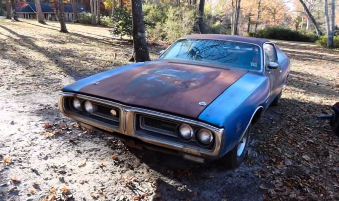 vietnam-vet-sells-1971-super-bee-after-53-years-buyer-finds-cool-bonus-inside-243751_1.jpg