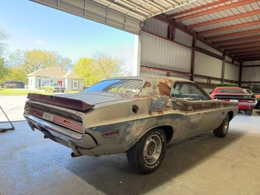 rare-1970-dodge-challenger-t-a-barn-find-hopes-you-won-t-look-under-the-hood-243812_1.jpg