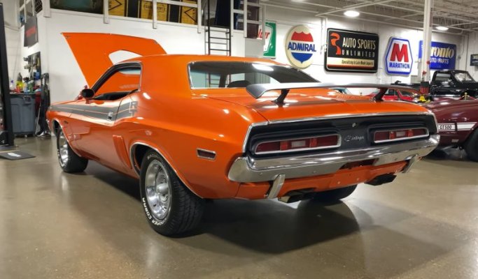 1971-dodge-challenger-looks-like-a-rare-six-pack-gem-but-there-s-a-catch_6.jpg