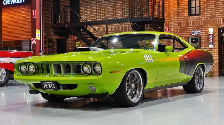 '71 Hemi 'Cuda modified (29)a.jpg