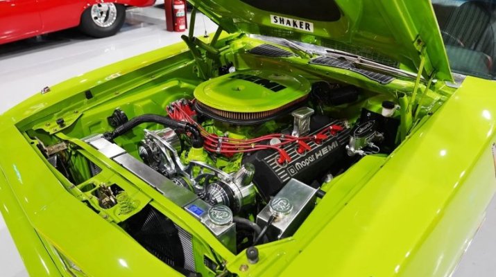 '71 Hemi 'Cuda modified (29)b.jpg