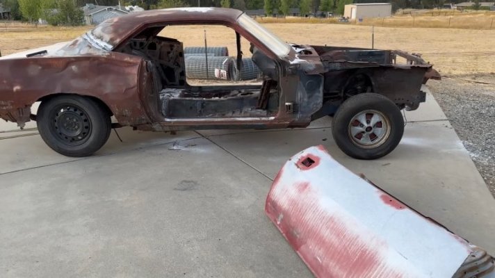 youtuber-salvages-1974-rust-with-four-speed-barracuda-bits-still-in-it-has-64-hemi-plans_8.jpg