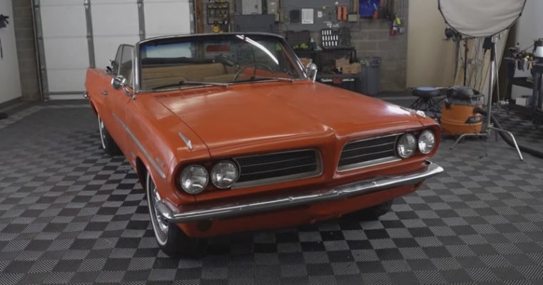 detailing-expert-got-a-call-at-745-am-someone-had-a-1963-pontiac-to-clean-it-was-urgent_9.jpg