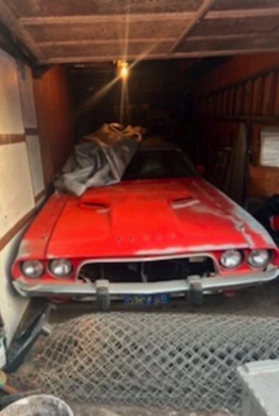 1974-challenger-r-t-spent-decades-in-total-darkness-owner-hopes-it-ll-sell-with-zero-info-2438...jpg