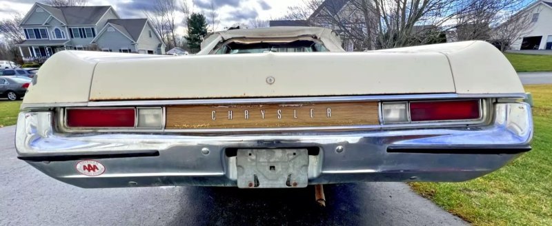 owner-parked-this-rare-chrysler-convertible-in-1984-because-it-was-too-expensive-to-repair_25.jpg