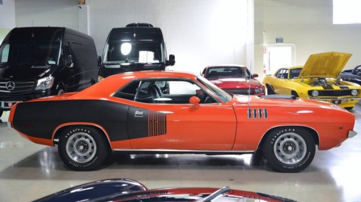 '71 Plymouth Hemi 'Cuda 4-Speed (3).jpg