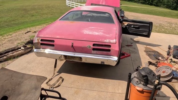 crazy-rare-junkyard-gem-1970-plymouth-duster-is-a-true-fm3-car_10.jpg