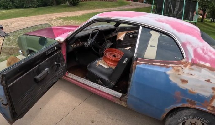 crazy-rare-junkyard-gem-1970-plymouth-duster-is-a-true-fm3-car_8.jpg