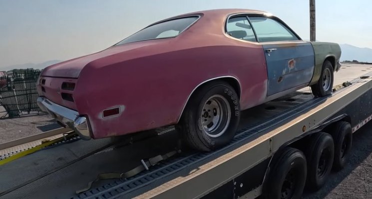 crazy-rare-junkyard-gem-1970-plymouth-duster-is-a-true-fm3-car_3.jpg