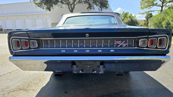 this-1968-dodge-coronet-r-t-cost-300000-to-restore-packs-rare-hemi-setup_12.jpg