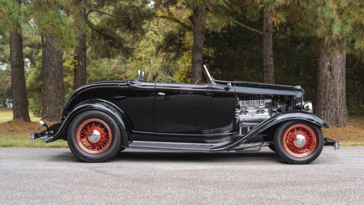 011-1932-ford-roadster-model-b-supercharged-ardun-engine-side.jpg