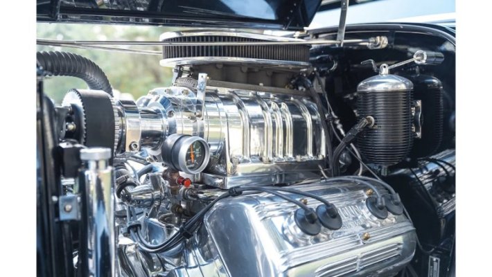 006-1932-ford-roadster-model-b-supercharged-ardun-engine.jpg