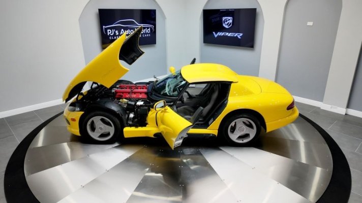 rare-color-1994-dodge-viper-r-t-10-has-everything-low-mileage-low-price-all-original_14.jpg