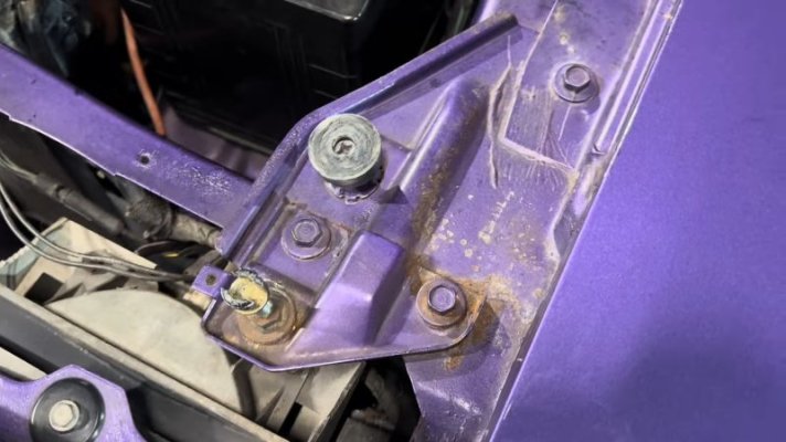 1970-hemicuda-survivor-has-it-all-super-low-miles-cool-color-real-bottom-end-patina_6.jpg