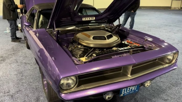 1970-hemicuda-survivor-has-it-all-super-low-miles-cool-color-real-bottom-end-patina_2.jpg