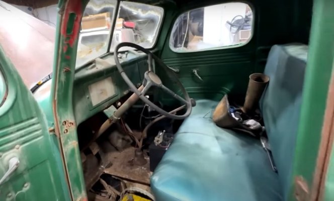 1947-international-kb-3-truck-abandoned-in-the-bushes-springs-back-to-life-after-30-years_12.jpg