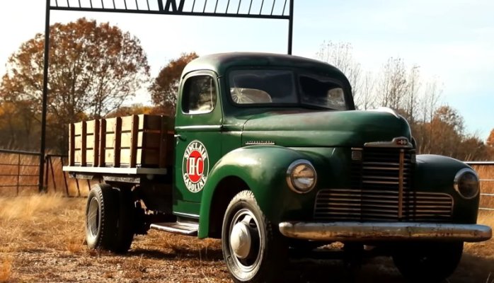 1947-international-kb-3-truck-abandoned-in-the-bushes-springs-back-to-life-after-30-years_13.jpg