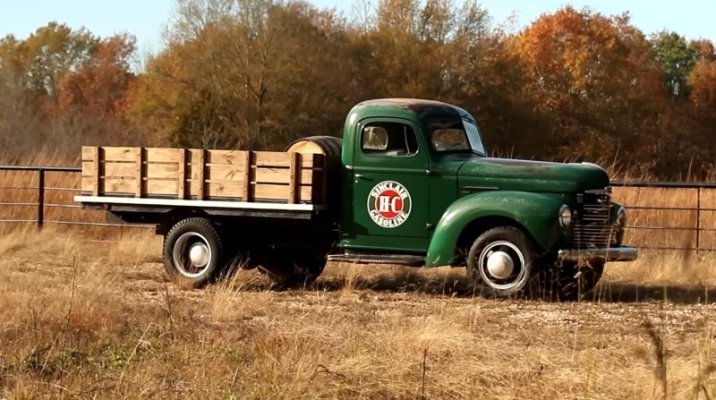 1947-international-kb-3-truck-abandoned-in-the-bushes-springs-back-to-life-after-30-years_16.jpg