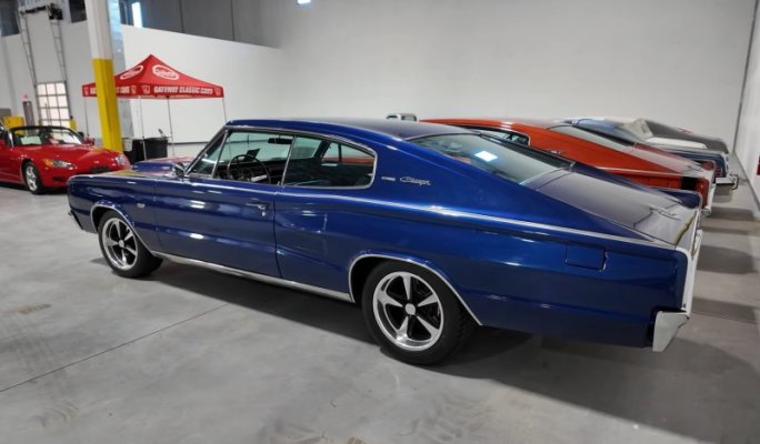 forget-about-the-426-hemi-this-dark-blue-1966-dodge-charger-packs-a-stroked-383_7.jpg