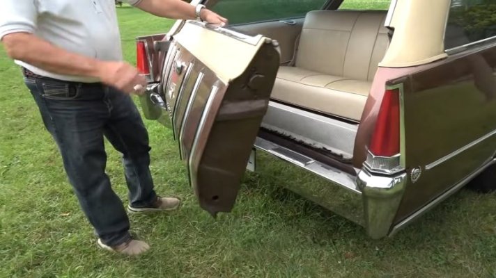 1969-cadillac-sedan-deville-station-wagon-hardtop-sounds-impossible-here-s-a-one-of-five_10.jpg