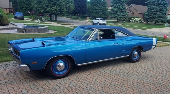 Dodge '69 Hemi Coronet RT (2).jpg