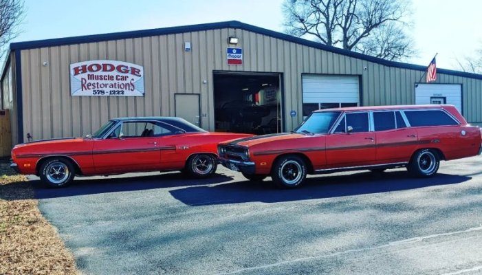 '70 Plymouth GTX & tribute '70 GTX Wagon (1).jpg