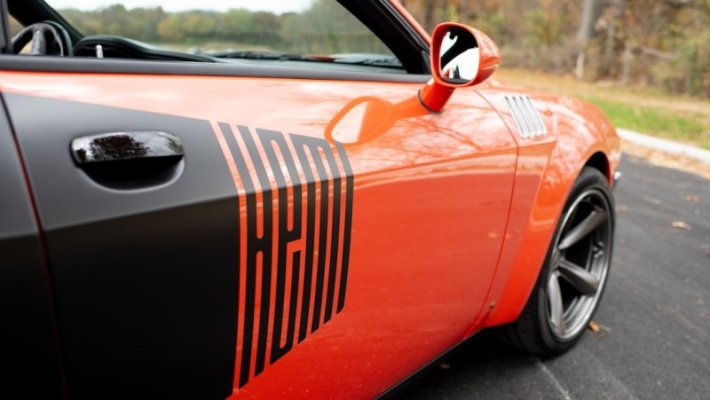 022-modern-classix-1971-cuda-replica-2023-dodge-challenger-13.jpg
