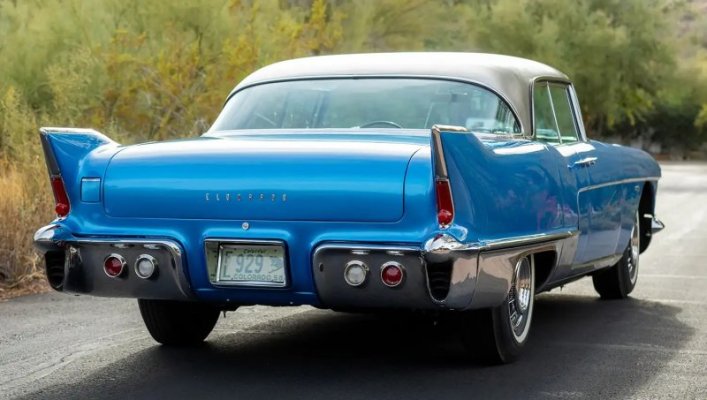 1958-Cadillac-Eldorado-Brougham_1300930.jpg