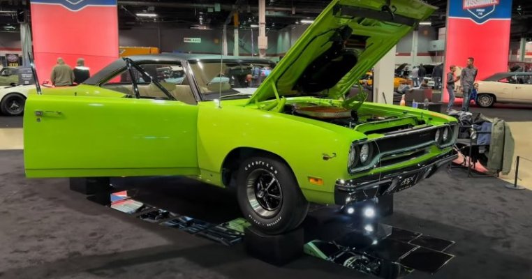 1970-plymouth-road-runner-restored-to-perfection-flaunts-rare-hemi-setup-244525_1.jpg