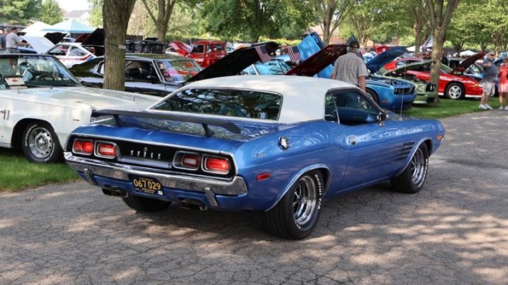 '72 Dodge Challenger Rallye (37).jpg