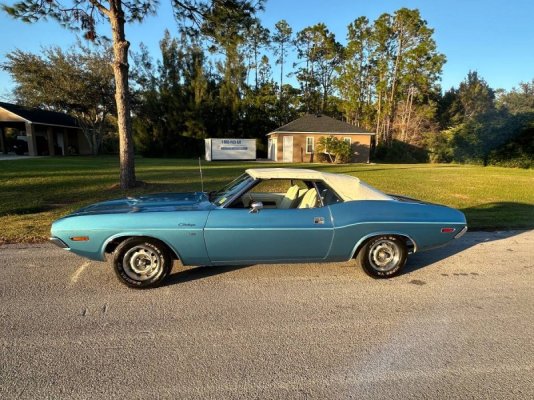 rare-and-highly-original-1970-dodge-challenger-convertible-packs-matching-numbers-v8_13.jpg