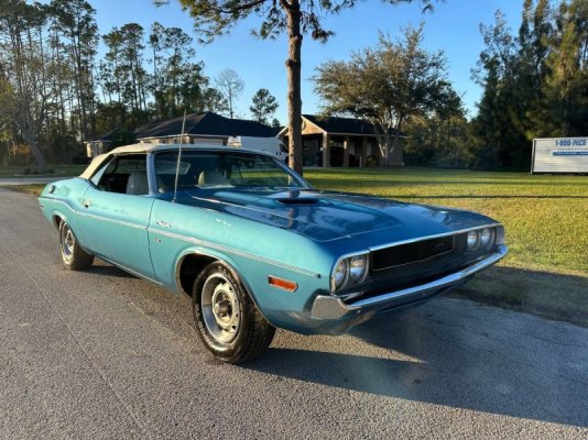 rare-and-highly-original-1970-dodge-challenger-convertible-packs-matching-numbers-v8_1.jpg