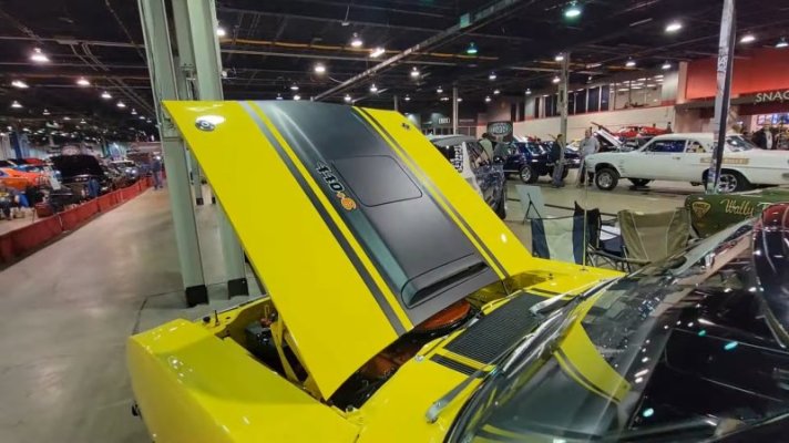 1-in-20-1970-roar-runner-with-rare-options-is-one-of-the-most-unpopular-mopars-ever_3.jpg