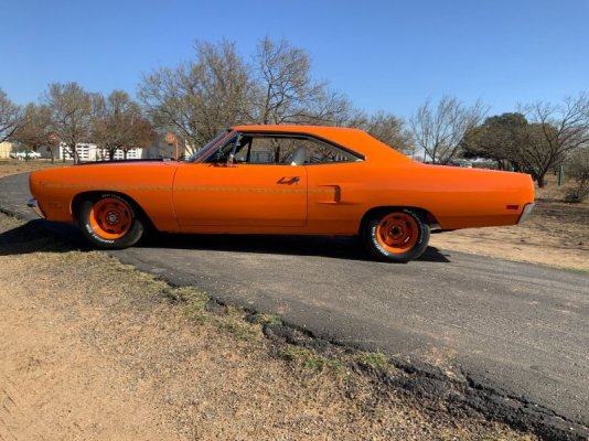 no-hemi-no-problem-1970-plymouth-road-runner-packs-550-horsepower_6.jpg