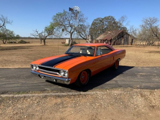 no-hemi-no-problem-1970-plymouth-road-runner-packs-550-horsepower-244688_1.jpg