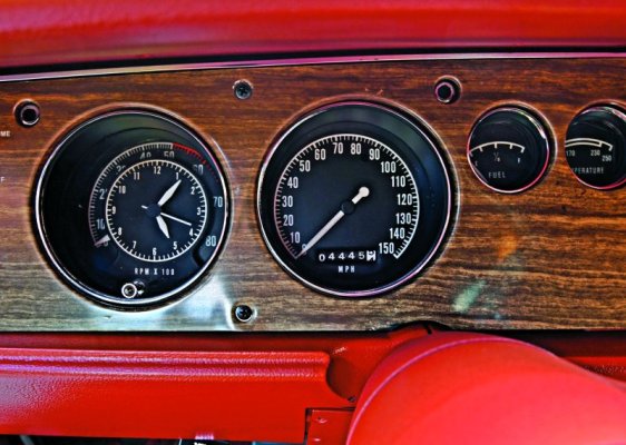 mm256-stock-1970-gtx-intdetails-dash-063-gtx-morrow.jpg