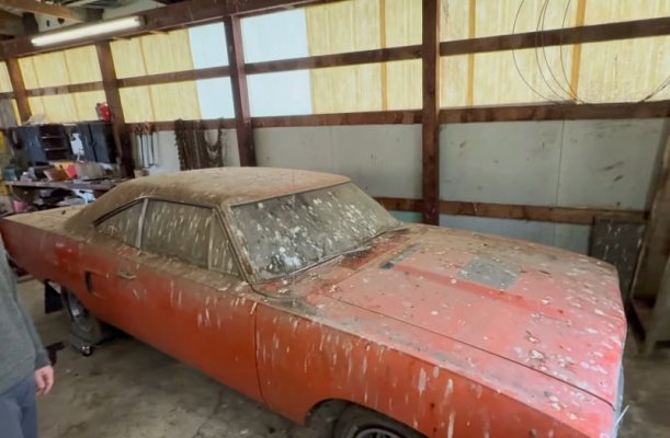 mopar-barn-finds-plymouth-road-runners-parked-for-decades-need-a-second-chance_2.jpg