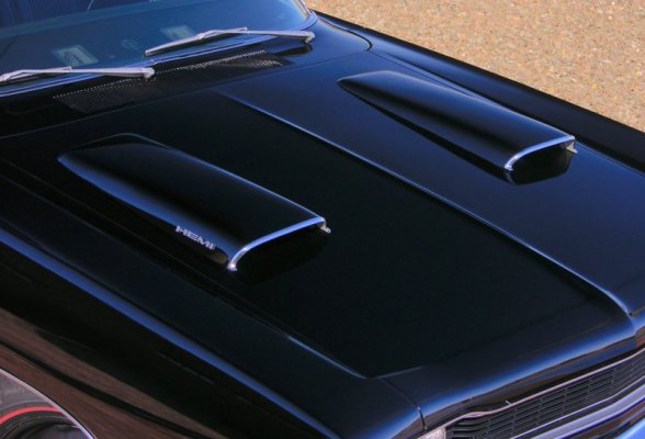 Dodge '69 Hemi Coronet Super Bee detail (5).jpg