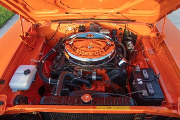 Dodge '69 Hemi Charger 500 4-Speed (3).jpg