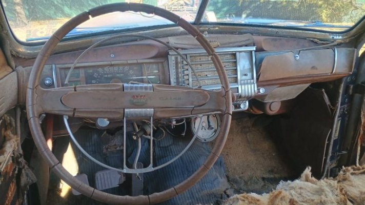 this-1942-chrysler-new-yorker-is-a-one-year-gem-in-need-of-restoration_11.jpg