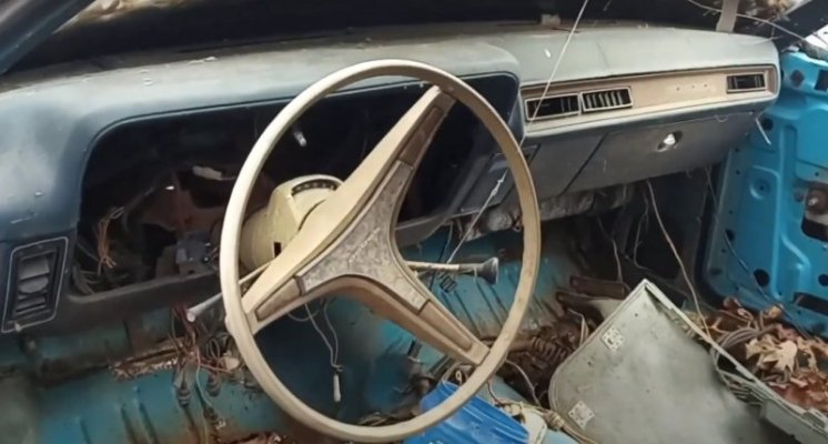 mopar-stash-hidden-in-the-woods-includes-road-runners-and-super-rare-satellite_2.jpg